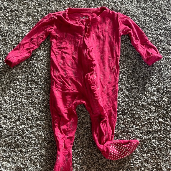Kickee Pants 3-6 months Seahorse Ruffle Footie Double Zipper - Picture 1 of 7